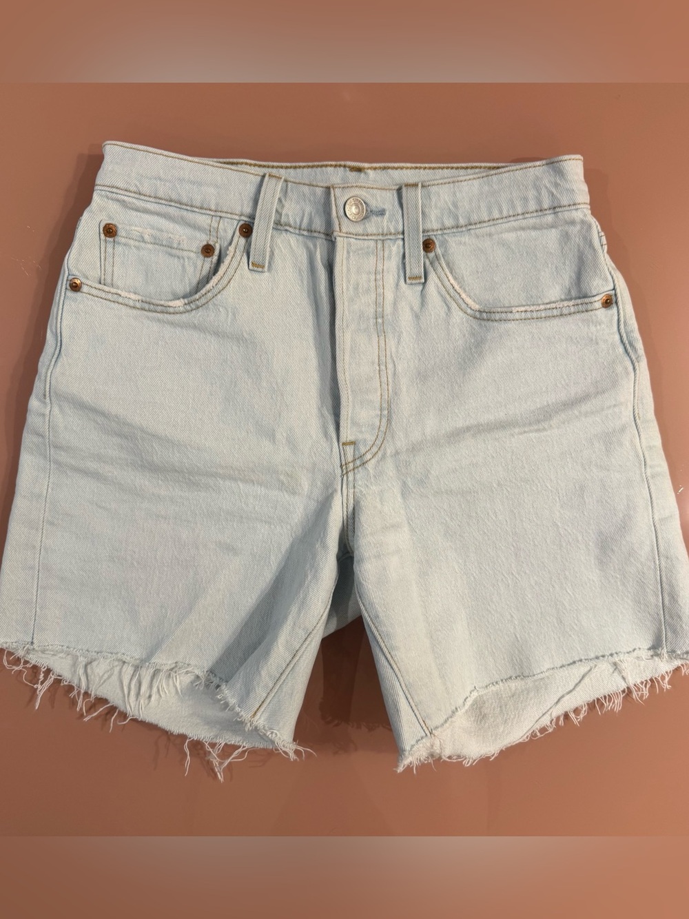 Light Wash Levi’s Denim Cutoff Shorts